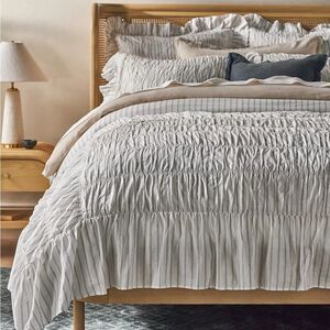 Anthropologie BETSY COTTON RUFFLE STRIPE DUVET COVER Style 4540H836AA GREY QUEEN